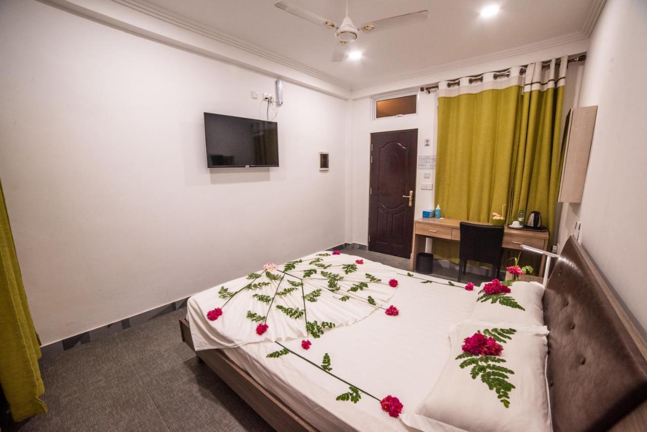 Dhangethi Inn *